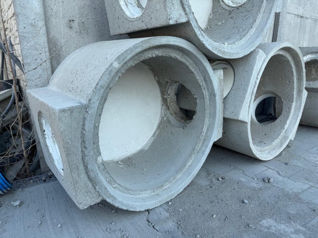 Wpusty uliczne betonowe Szendzielarz 2 Korpus wpustu ulicznego Ø 500 z dnem i otworem pod przykanalik